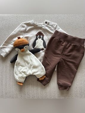 Aspen Kids Cream & Brown Penguin Matching Set with Stuffie